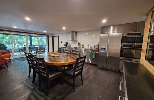 Dorset Cottage | Lake of Bays Getaway -Waterfront Cottage with Scenic Rooftop Boathouse