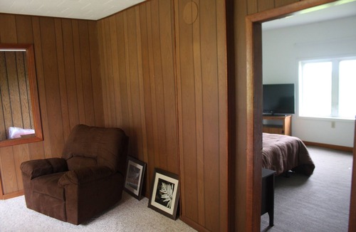 Lake City Other | Lake Pepin - Rustic bluff-top Farmhouse w/updatd furnishings