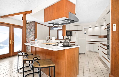 Park Point House | Lake Superior Beach House: Kayaks Provided