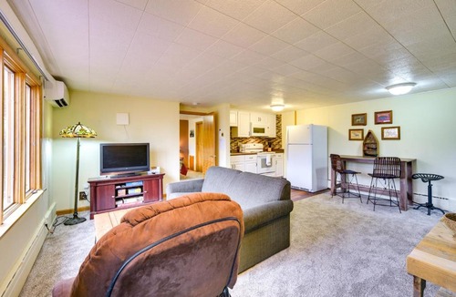 North Shore Apartment | Lake Superior Getaway - Walk to Water!