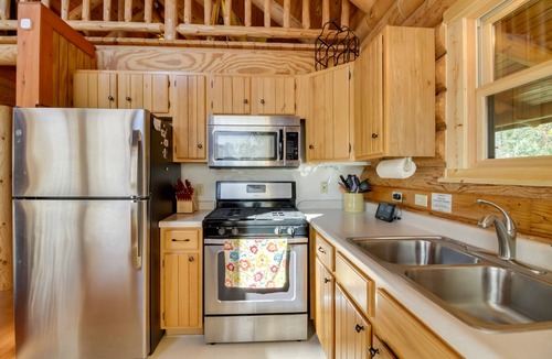 Ely Cabin | Lake Vermilion Cabin w/ Private Dock + Fire Pit!