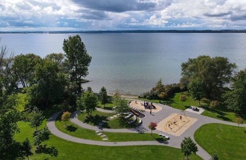 Keswick House | Lake View Cottage-Beach,Campfire,BBQ,Kayat,Park,WingSurf