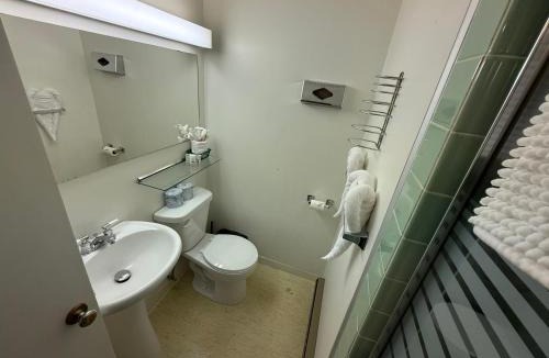Kenora Hotel | Lake-Vu Motel