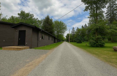 Lakefield House | Lakefield House Rental - Spacious 3-Bedroom Home on the Lake