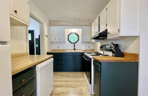 Longville Cabin | Lakefront Cabin with tons of trails!