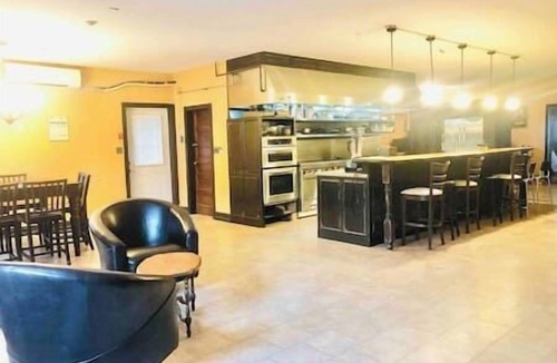 Port Stanton House | Lakefront Cottage w/Hot Tub, 30 Guests 8000 sq ft