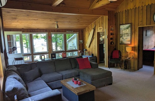 Kawartha Park Cabin | Lakefront cottagenTrue cottage charm.wide open lake views