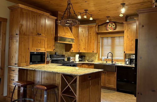 Northern Ontario Cottage | Lakefront, Drive up Cottage on Black Sturgeon Lake