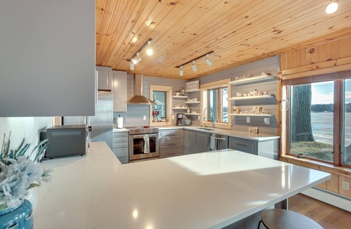 New London House | Lakefront Gem w/Dock in New London!