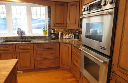 Bobcaygeon Cottage | Lakefront Getaway just steps to the water, with games, docks, kayaks, and more!