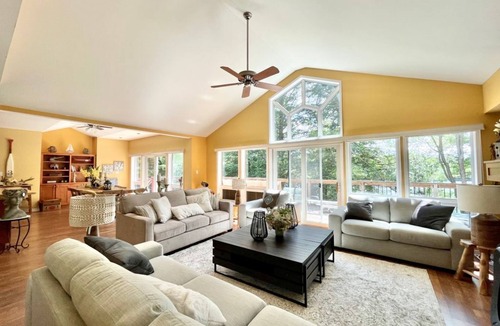 Georgian Bay Cottage | Lakefront Luxury Cottage on South Gibson Lake