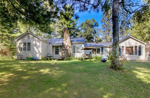 Emily Cabin | Lakefront Minnesota Escape w/Fire Pit & Boat Dock