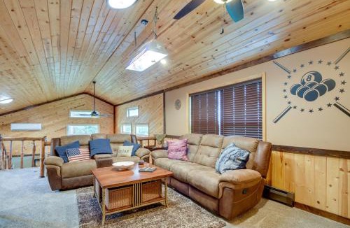 Outing House | Lakefront Outing Home Private Dock and Volleyball!