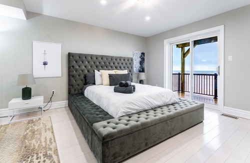 Winona Villa | Lakefront Villa - 4 Luxurious bedrooms, Patio with BBQ, Kayak