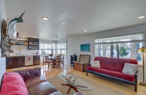 Walker Cabin | Lakefront Walker Home w/Boat Dock & Lift!