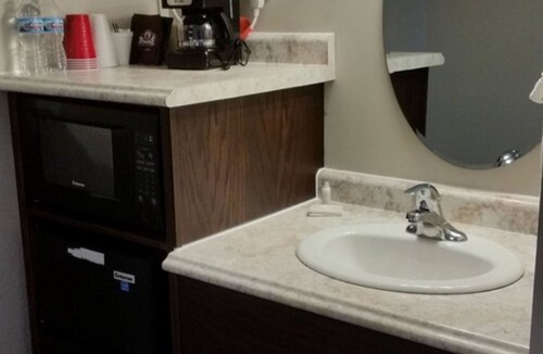 Virginia Hotel | Lakeshor Motor Inn