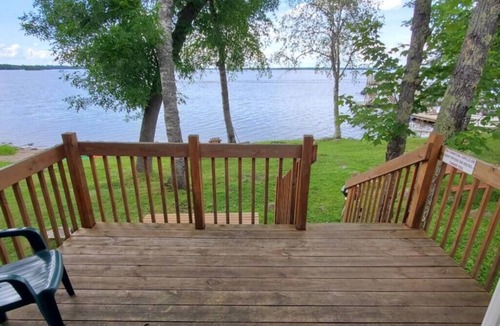 Ray Cabin | Lakeside 1 Bedroom Bear Paw Cabin on Kab