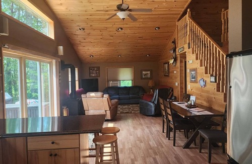 Melrude House | Lakeside bliss and serenity in the Northwoods