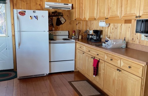Hillman Cabin | Lakeside Cabin - Sandy Beach & Amazing Lake View!