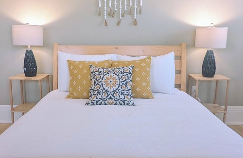 Lakeside - Lester Park Apartment | Lakeside Condo | Three Seasons Patio