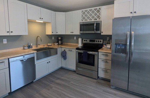 Lakeside - Lester Park Apartment | Lakeside Condo | Three Seasons Patio