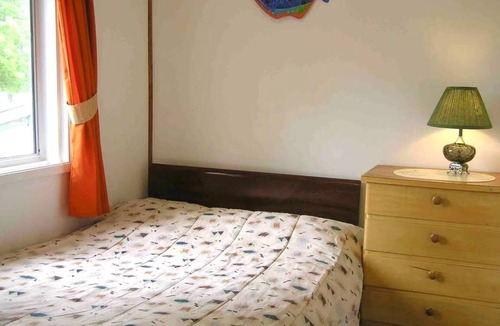 Lakefield Ski Chalet | Lakeside Cottage with Boat BBQ Firepit Swimming Pet Friendly for 6 Family Escape