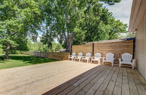 Brechin House | Lakeside Escape 3-Bedroom Bungalow with a Hot Tub