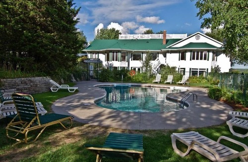Otonabee-South Monaghan Cottage | Lakeside Getaway Perfect for Families: Playgrounds & Nature Trails