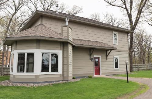 Nisswa Apartment | Lakeside Gull Lake Condo, Playground, Firepit, Boat Rentals