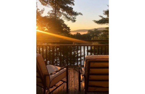 Huntsville Condo | Lakeside in Muskoka