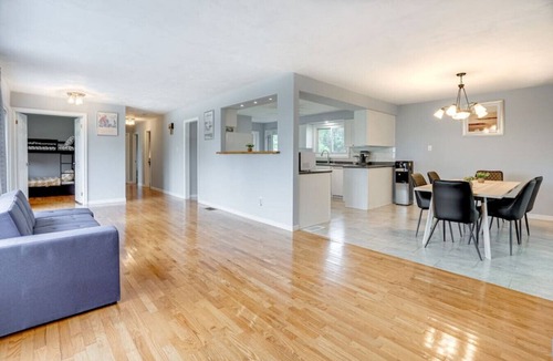 Selwyn House | Lakeside Living: *BBQ Fun, Boat Deck & Playground*