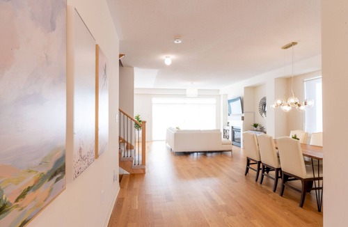 Clarington House | Lakeside Modern House 4BR - Steps to the lake