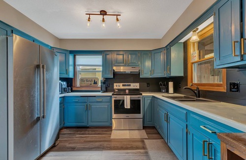 Willmar House | Lakeside retreat with indoor pool, hot tub and sauna