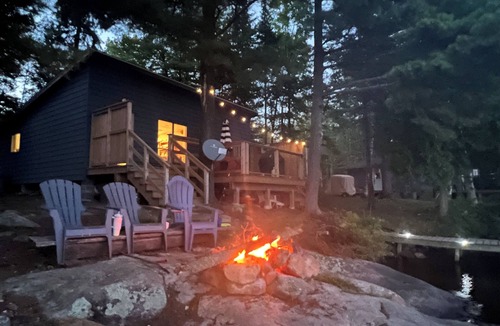 Magnetawan Cottage | Lakeside Serenity: Cozy Retreat on Ahmic Lake