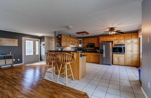 Bobcaygeon Cottage | Lakeview cottage near Pigeon Lake