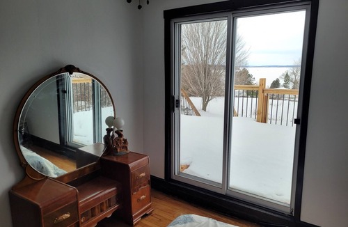 Roseneath House | Lakeview Cottage in Roseneath