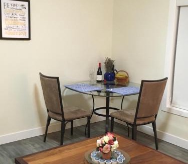 Central Okanagan Bed & Breakfast | Lakeview Gardens B&B
