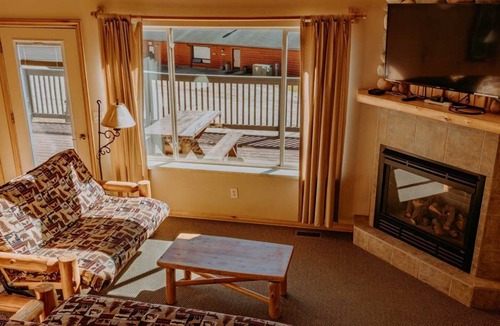 Puposky Villa | Lakeview Villa on Big Turtle Lake - Prime Fishing Location