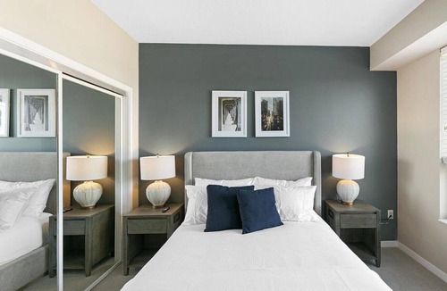 Edina Apartment | Landing at 71 France - 2 Bedrooms in Downtown Edina