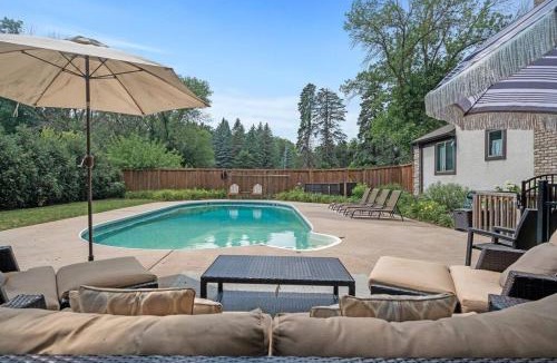 North Oaks House | Large 6-Bedroom w Pool - Private Chef