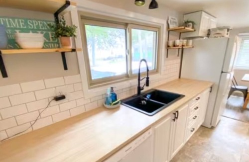 Turkey Point Cottage | Large Beach View Family Cottage in in Turkey Point