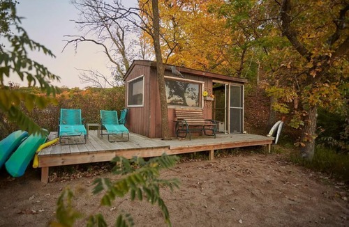 South Haven House | Large Cabin on Lake Sylvia with Tiki Hut