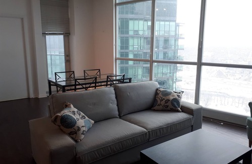 Bathurst Quay Condo | Large Downtown 1 Bdrm condo high rise with city and lake view