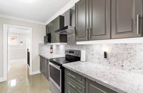 Caledon House | Large Estate House ~ 6BR and 4.5WR ~ Sauna ~ Games ~ Pool Table ~ Hot tub - Pool
