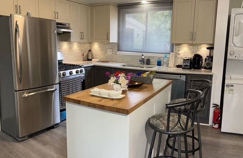 Westminster House | Large Family Home In A Great Location Calm and Cozy Bungalow newly furnished