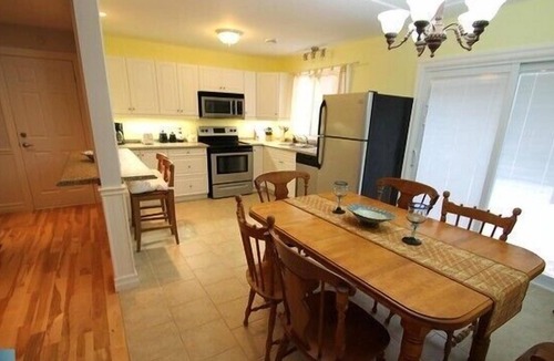 Grand Bend Cottage | Large Family sized Cottage w/heated Pool, Firepit, huge yards, parking, A/C