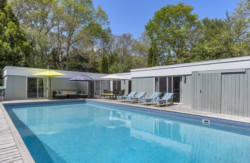 Northwest Harbor House | Large heated pool, games room, private bay beach access, gardens, kid-friendly
