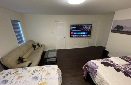 Whitby House | Largest ensuite bedroom in a guest house