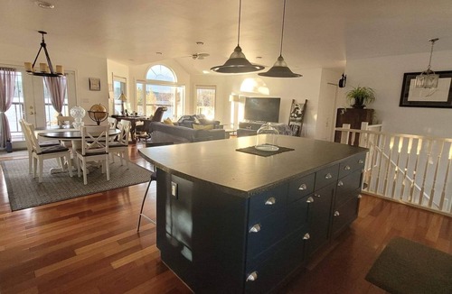 Timiskaming District House | Latchford Bay Lake Waterfront Retreat