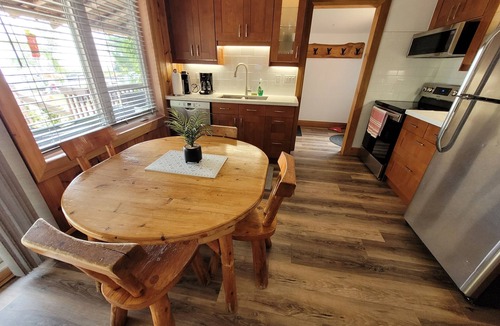 Petawawa Cabin | Laurentian Cabin at Pine Ridge Park